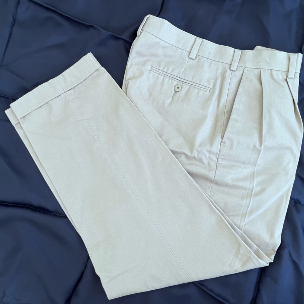 Perry Ellis Khaki Chinos Men’s casual pant